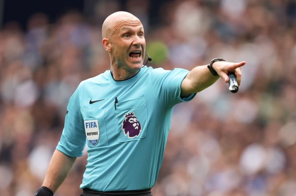 八戒策略 英超第四轮裁判: 名哨安东尼-泰勒执法曼城vs曼联焦点战